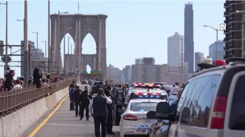 ABD’de ICE protestocuları Brooklyn Köprüsü’nü kapattı