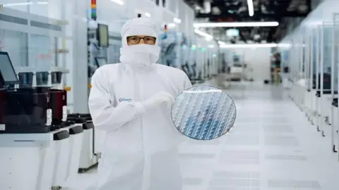 Alman teknoloji devi Infineon, Avusturya'da 1,1 milyar euro yatırımla çip üretecek