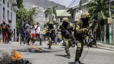 Haiti'de çete şiddeti tırmanırken El Salvador'dan 1000 askerlik hamle geldi