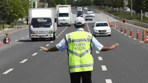 İstanbul'da yarın 3 ilçede bazı yollar trafiğe kapatılacak