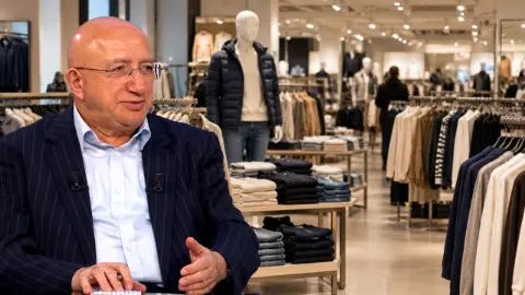 Vahap Munyar anlattı: 85 milyon dolar ciroları varken bütün bayiliklerini iptal ettiler