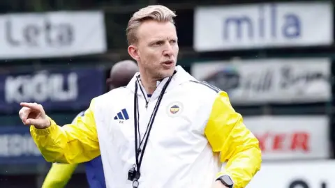 Fenerbahçe'de Dirk Kuyt Dönemi: Milli Arada Yeni Hoca Arayışı