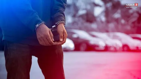 Öğretmenden skandal paylaşımlar! Apar topar görevden uzaklaştırıldı