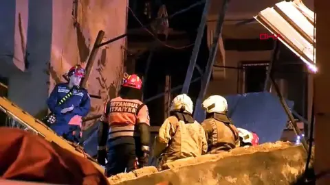 İstanbul'da gece yarısı korku dolu anlar: 5 katlı bina çöktü!