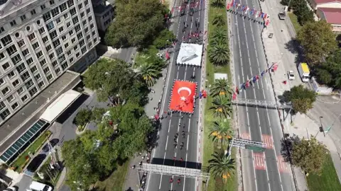 İstanbul'da 29 Ekim kortejine yağmur engeli! Tören ertelendi