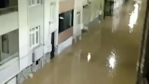 Çanakkale'yi sağanak vurdu: 3 mahalle sular altında