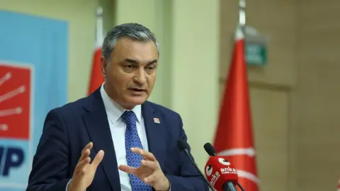 CHP Sözcüsü Sarı, çekincelere rağmen Mekke Anlaşması'na'evet' diyeceklerini söyledi