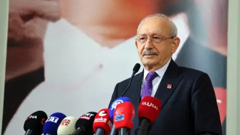 Kılıçdaroğlu'ndan Erdal İnönü'ye vefatının 19. yılında anma mesajı