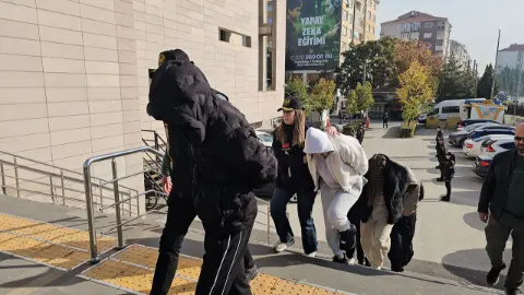 5 ilde eş zamanlı fuhuş baskınları: Çok sayıda kadın kurtarıldı