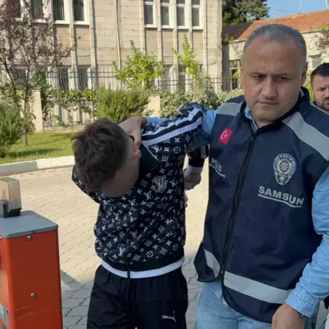 Gece yarısı kanlı hesaplaşma! Kız meselesi kavgası kanlı bitti: İki kişi bıçaklandı