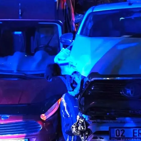 Kahta'da İki Araç Çarpıştı: 4'ü Çocuk 8 Yaralı