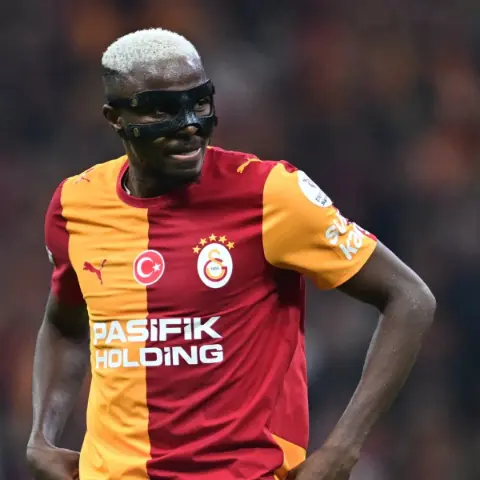 Dev derbide Victor Osimhen fırtınası: Fenerbahçe'ye karşı alev aldı