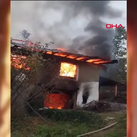 Bartın'da odunlukta çıkan yangın evi kullanılamaz hale getirdi