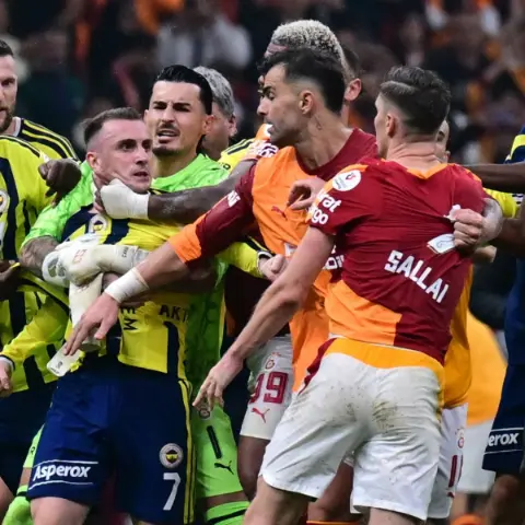 Galatasaray'dan Fenerbahçe'ye olay cevap: Kerem Aktürkoğlu ve Mert Hakan Yandaş örnek gösterildi