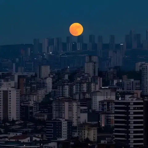 Dolunay uykuyu etkiliyor: Bu gece uyku düzeninize dikkat edin