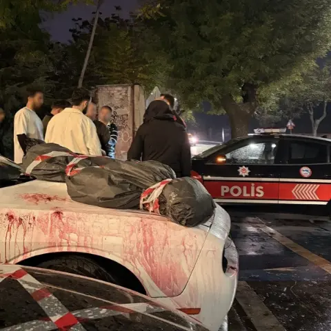 Eskişehir'de polisi alarma geçiren "ceset" kaplamalı otomobil! Sosyal medya deneyi karakolda bitti