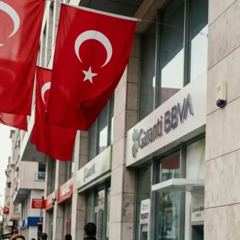 29 Ekim Perşembe günü bankalar açık mı? Yarın bankalar çalışıyor mu? 29 Ekim'de EFT, hava, FAST işlemleri yapılacak mı?