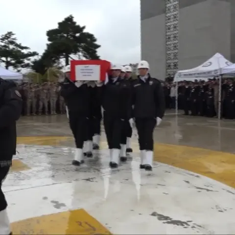 Şehit polis Tayfun Akalan için Van Emniyet Müdürlüğü'nde uğurlama töreni yapıldı