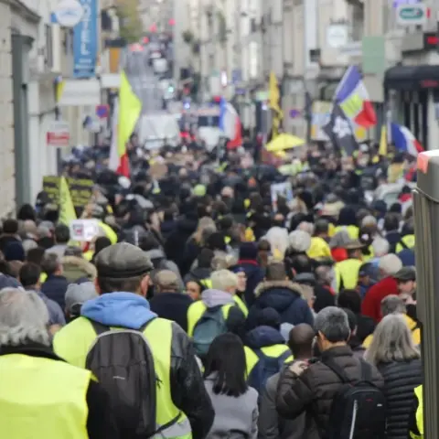 Fransa’da protestolar esnafı vurdu: Mağazaların satışları yüzde 80 çakıldı