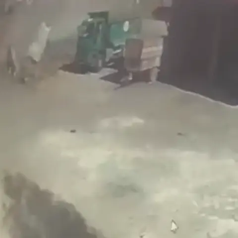 Yozgat Kadışehri'nde beton mikserinin devrildiği kaza güvenlik kamerasında