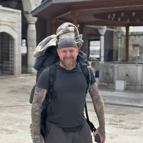 Müslüman olup yollara düştü! Almanya'dan Mekke'ye yürüyen Umar, 88 gün sonra Kırklareli'ye ulaştı