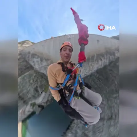 Artvin'de 250 metre yükseklikten tekerlekli sandalyesiyle atladı