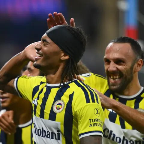 Fenerbahçe - Göztepe ilk 11: Dirk Kuyt ilk maçına çıkıyor | Canlı anlatım