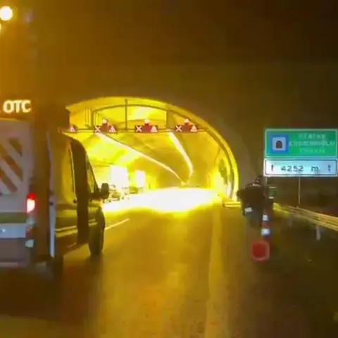 Kuzey Marmara Otoyolu'nda korkutan anlar! Tünelde alev alan TIR trafiği felç etti