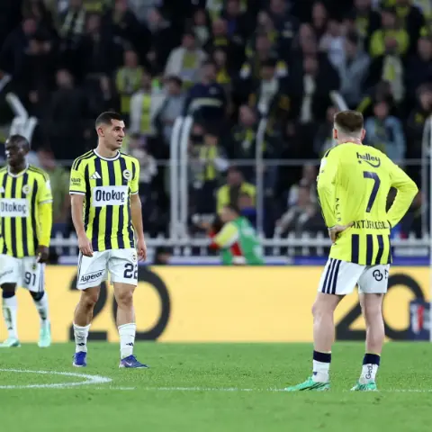 Fenerbahçe, puan durumunda ilk 10'da yer 3 takıma da mağlup oldu