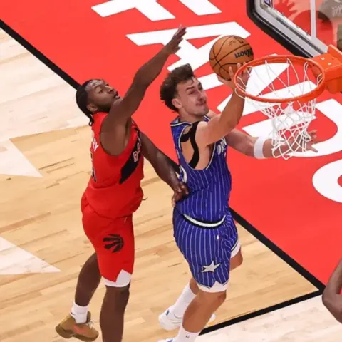 NBA Kupası'nda Scottie Barnes'ın 41 sayıyla oynadığı maçta Raptors, Magic'e kaybetti