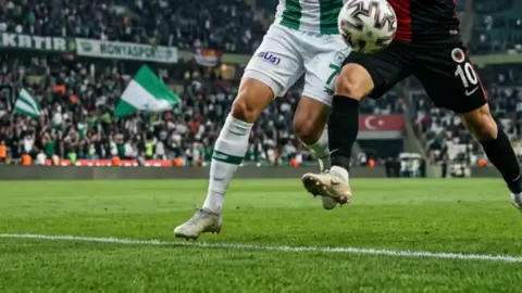 Konyaspor Gençlerbirliği maçı yayın: Konyaspor - Gençlerbirliği maçı ne zaman, saat kaçta ve hangi kanalda? İşte Süper Lig 9. hafta karşılaşmasının detayları ve hakemi