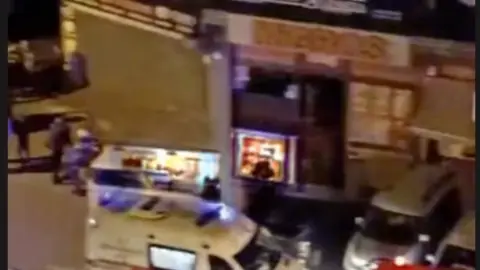 Maltepe yangın son dakika: Maltepe'de bir markette yangın çıktı