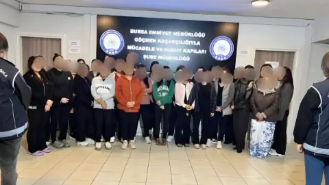 Bir şehirde kaçak masör operasyonu: 26 kadın sınır dışı yolunda