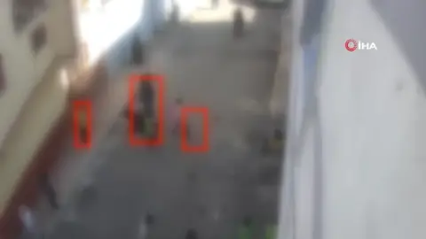 Gaziantep'te silahlı ve sopalı sokak kavgasının güvenlik kamerası görüntüleri