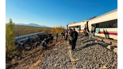 İspanya'da tren kazası: 46 ölü, 150 yaralı