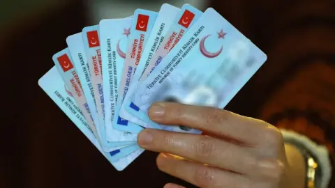 Kimlik kartları için yeni dönem: İlk kez kullanılacak