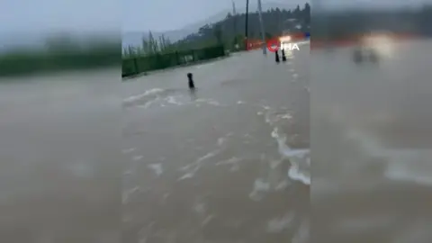 Muğla Dalaman'da sağanak yağış sonrası Tersakan Çayı taştı