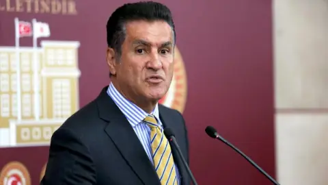 Mustafa Sarıgül’den soruşturma sonrası dikkat çeken karar! Parti üyeliği için harekete geçiyor