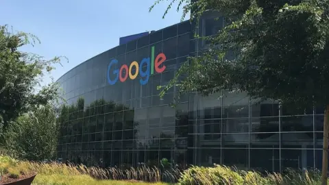 Google'ın çatı şirketi Alphabet'tan rekor gelir: Cloud geliri ikiye katlandı