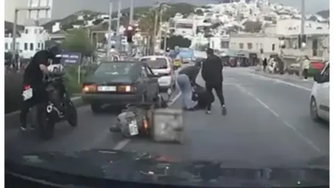Bodrum'da trafik magandalarına ceza yağdı: Kuryeyi yol ortasında böyle darp ettiler