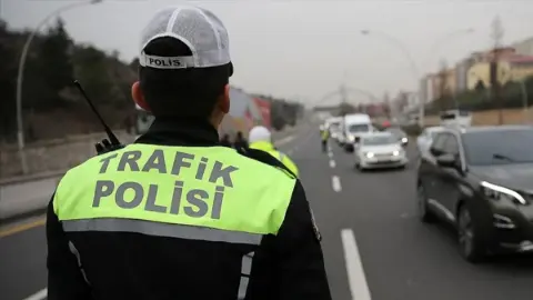 İstanbul’da bugün yola çıkacaklar dikkat! Çok sayıda yol trafiğe kapatıldı