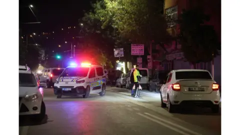 Adana'da korku dolu anlar! Tekel bayisine kurşun yağdırıp kaçtılar
