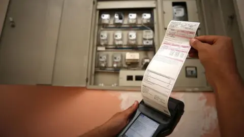 Milyonları ilgilendiriyor! Elektrik faturasında 820 TL detayı: 2027'de yeni tüketim sınırı belli oldu
