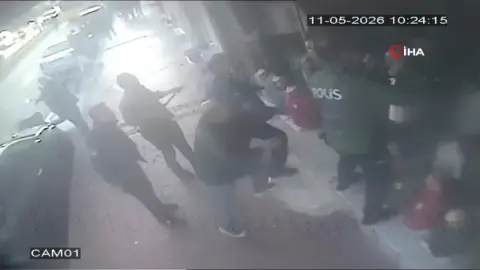Aydın'da elinde bıçakla caddede koşan kişi çevredekilere korku dolu anlar yaşattı
