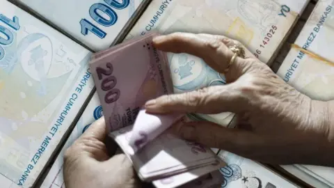 Emekli ve memur maaşlarında yeni hesap! 2027 zam tablosu ortaya çıktı: İşte beklenen rakamlar