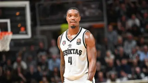 Beşiktaş'tan Bologna karşısında inanılmaz geri dönüş: Lonnie Walker şov yaptı