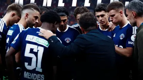 Kasımpaşa, Beşiktaş maçı öncesi taraftarına birlik beraberlik çağrısı yaptı