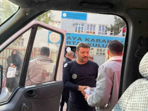 KPSS günü en büyük kabusu yaşadı! Evin asansöründe mahsur kaldı, imdada itfaiye sirenleri yetişti