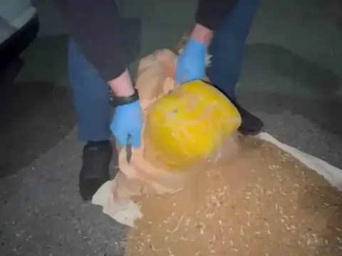 Diyarbakır’da uyuşturucu operasyonu: Buğday çuvalları ve nevresimlerin arasından çıktı