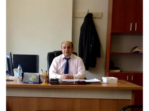 Erzincan’da acı olay! Evinin çatısından düşen adliye kâtibi kurtarılamadı